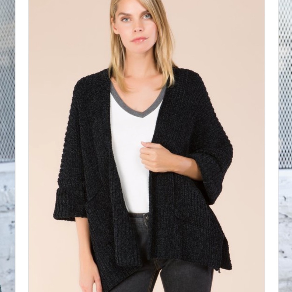 Black short cardigan